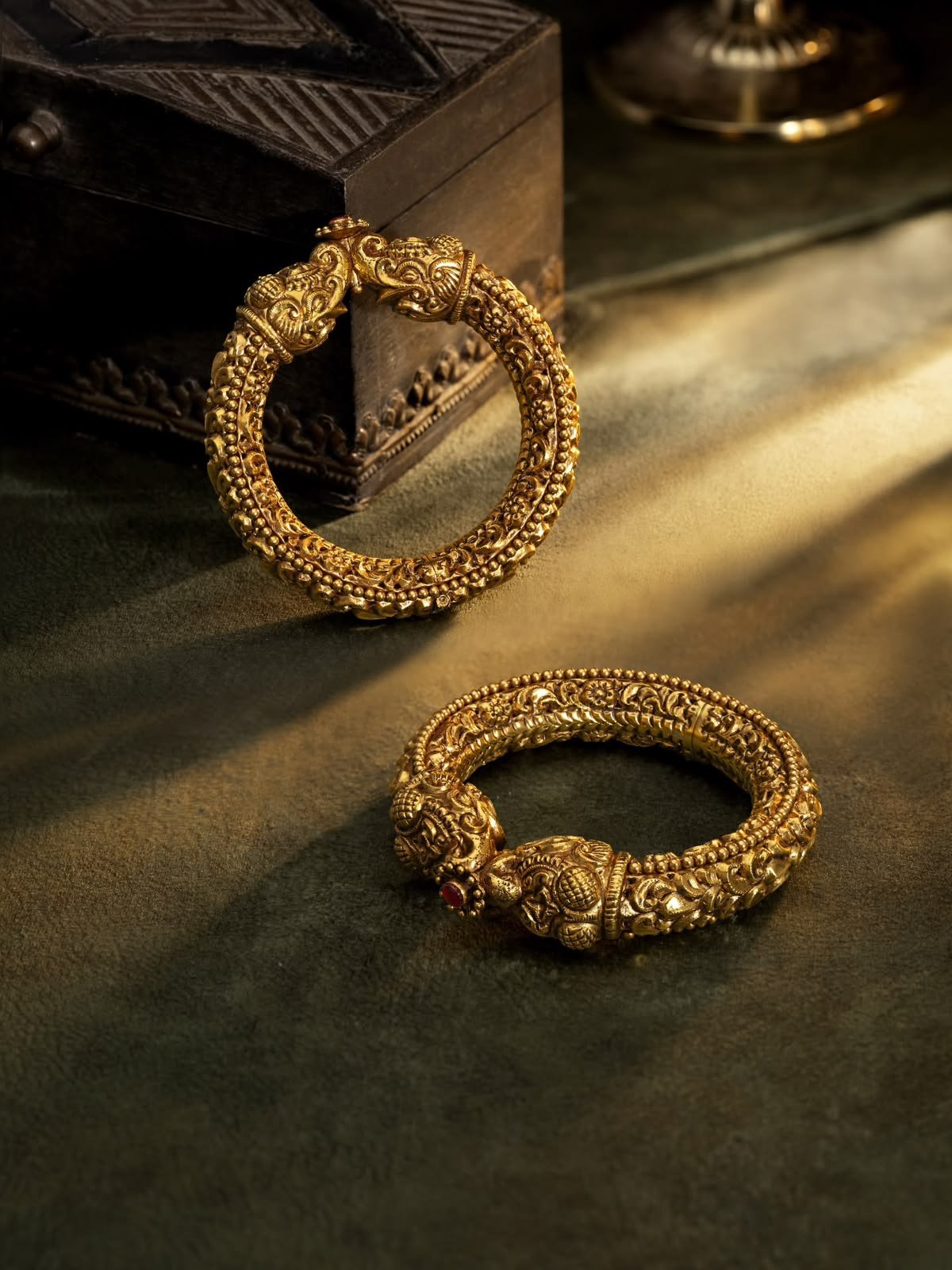 Antique Kundan Maang Tikka